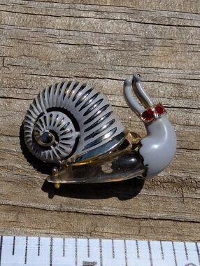 Vintage Jelly Belly Enamel & Gold Tone Snail Brooch with Red Rhinestone Eyes